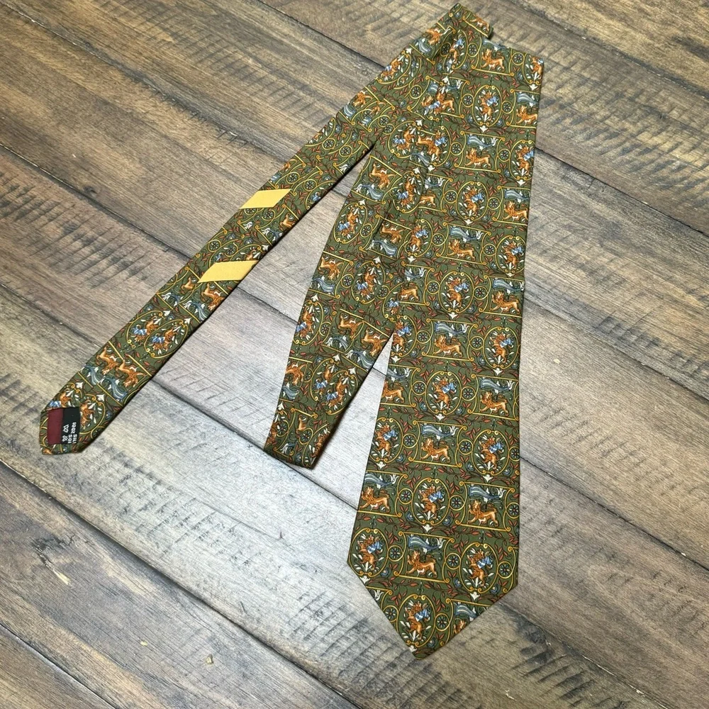 Salvatore Ferragamo | Vintage Lion Silk Tie - Picture 2 of 5